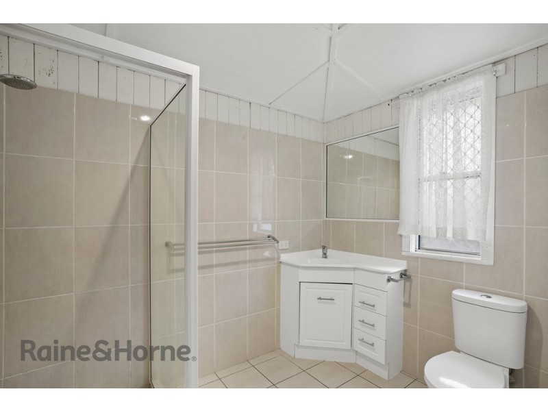 169 West Street, Newtown QLD 4350