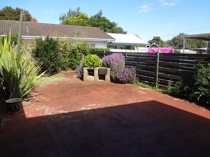 6 MCINTYRE STREET, Centenary Heights QLD 4350