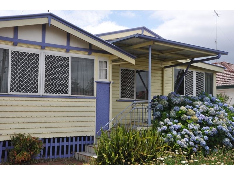 169 Campbell Street, Newtown QLD 4350