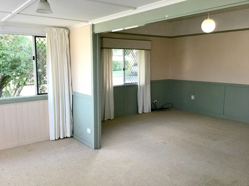 169 Campbell Street, Newtown QLD 4350