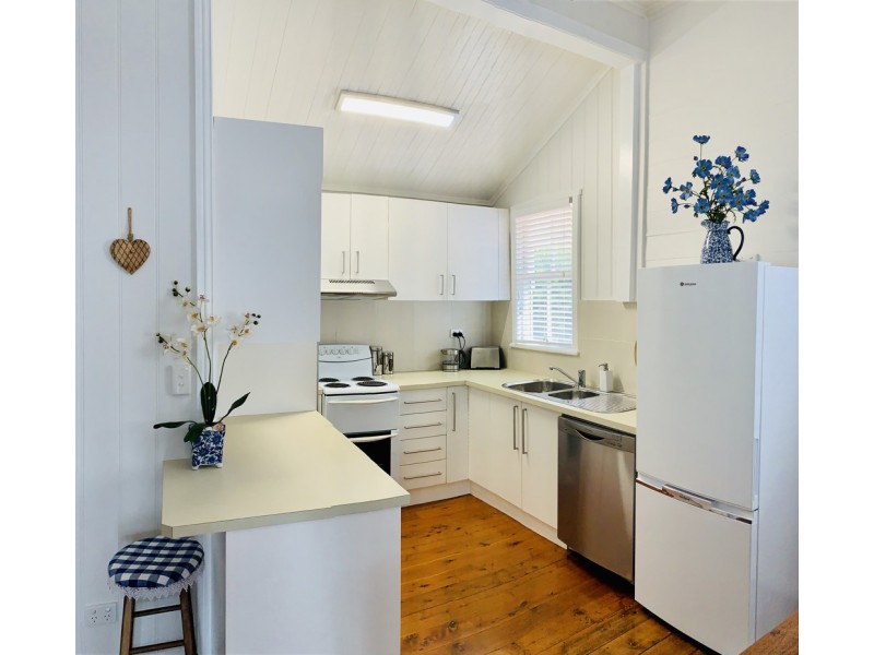 3 Trevethan Street, Mount Lofty QLD 4350