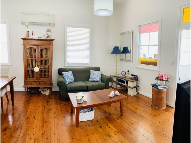 3 Trevethan Street, Mount Lofty QLD 4350