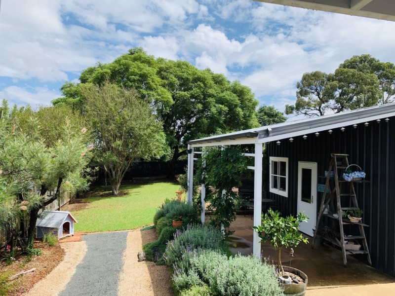 3 Trevethan Street, Mount Lofty QLD 4350