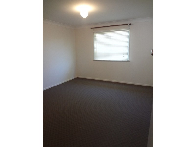 9 McNamara Street, Centenary Heights QLD 4350