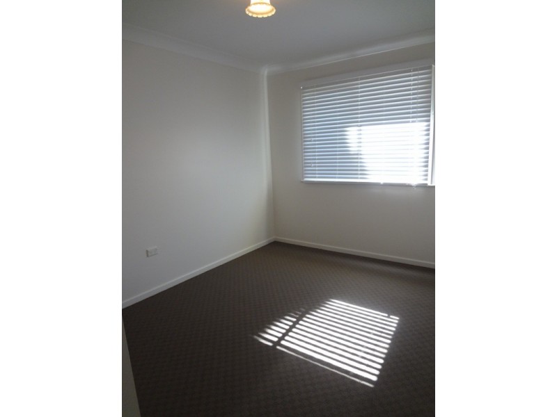 9 McNamara Street, Centenary Heights QLD 4350