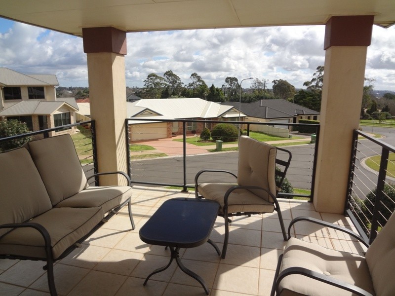 4 Banksdale Drive, Middle Ridge QLD 4350
