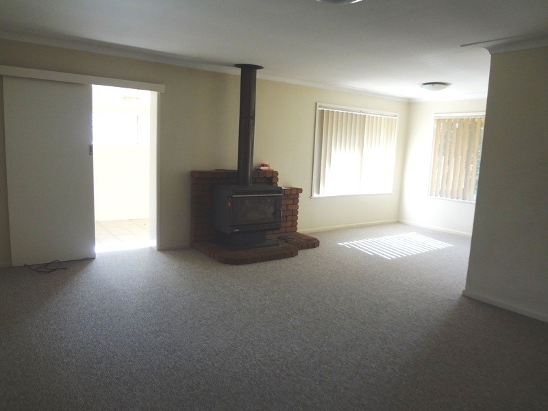 16 Catto Street, Centenary Heights QLD 4350