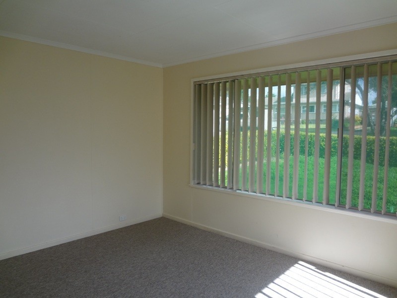 16 Catto Street, Centenary Heights QLD 4350