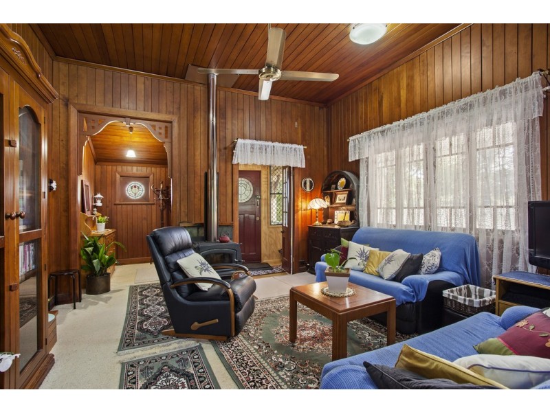 32 School Street, Helidon QLD 4344