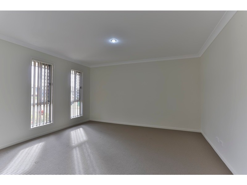 10 Sweeney Street, Kearneys Spring QLD 4350