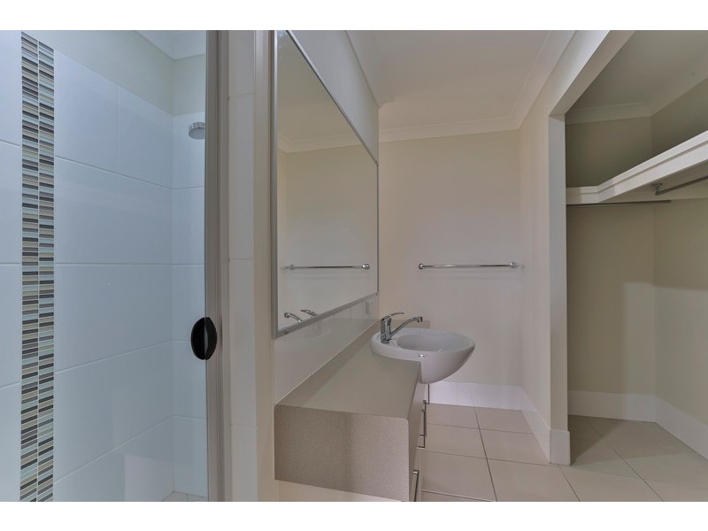 10 Sweeney Street, Kearneys Spring QLD 4350