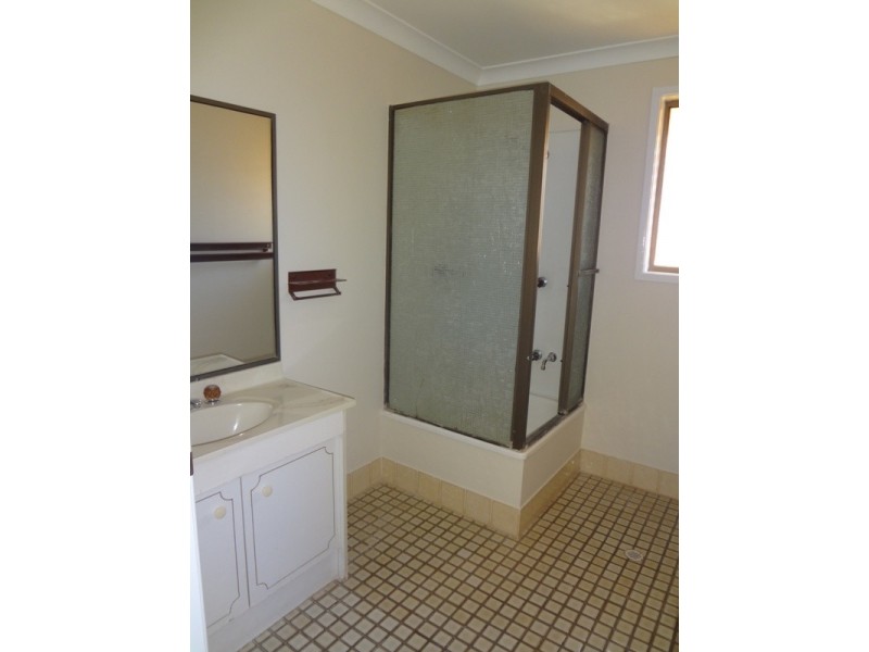 1/53a Holberton Street, Newtown QLD 4350