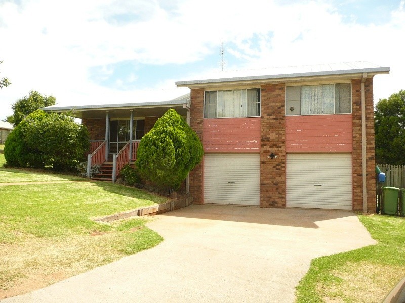 2 Robindale Drive, Darling Heights QLD 4350
