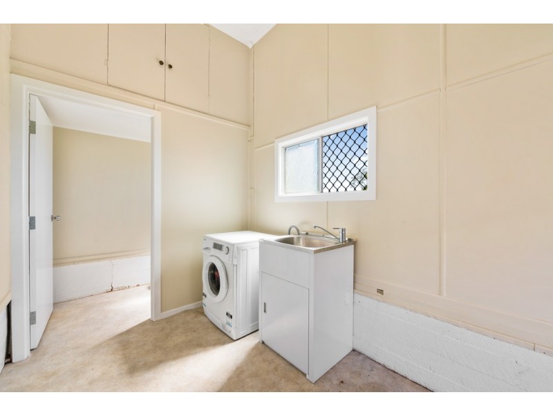 9 Weetwood Street, Newtown QLD 4350