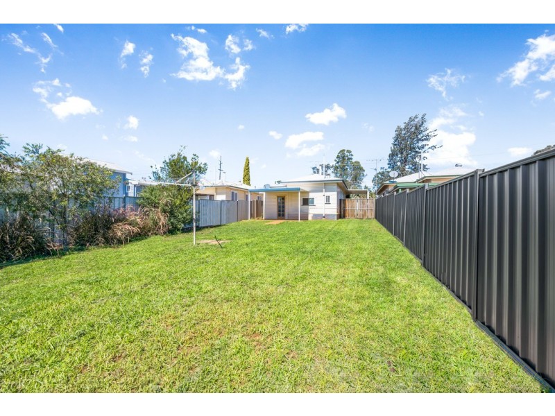9 Weetwood Street, Newtown QLD 4350