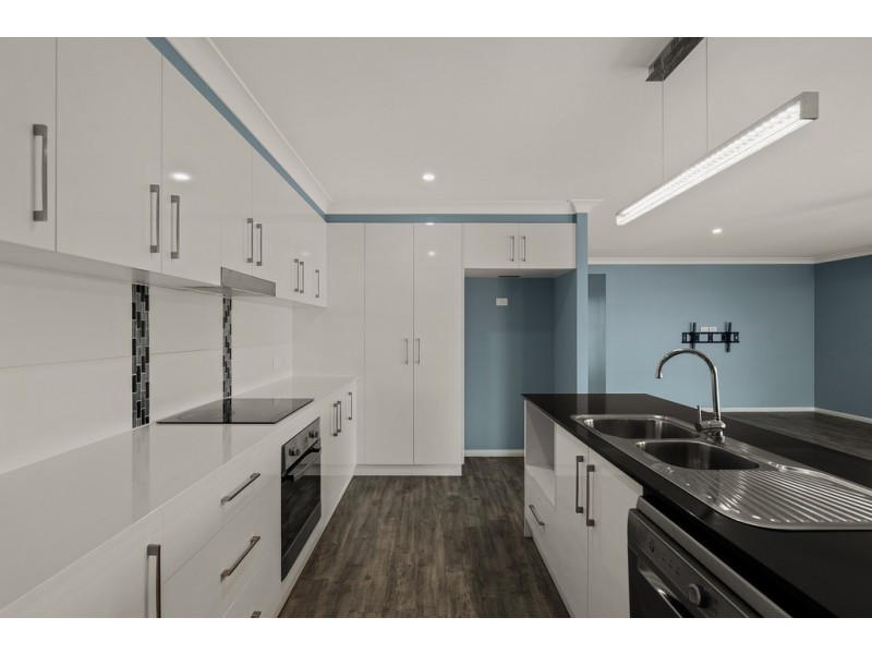 34 Shelby Street, Glenvale QLD 4350