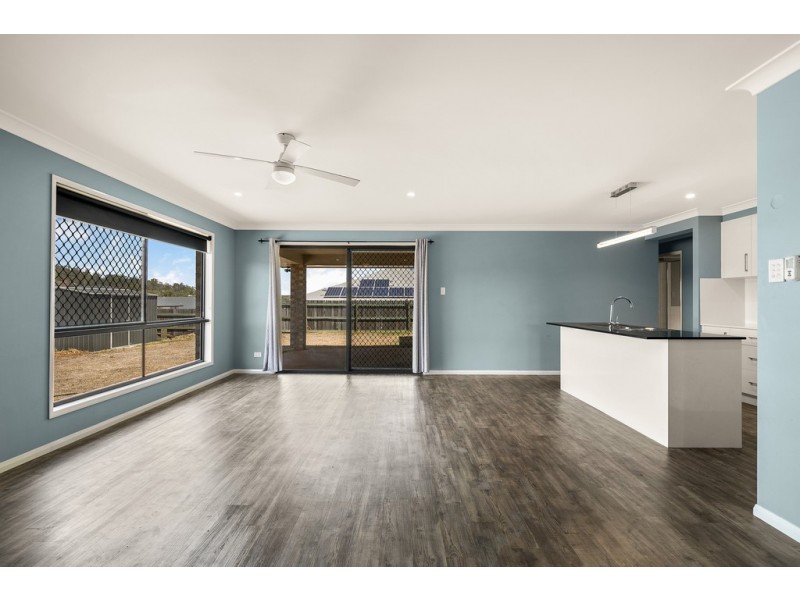 34 Shelby Street, Glenvale QLD 4350