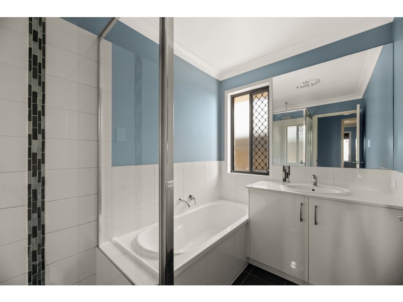 34 Shelby Street, Glenvale QLD 4350