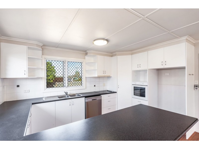 300 North Street, Rockville QLD 4350