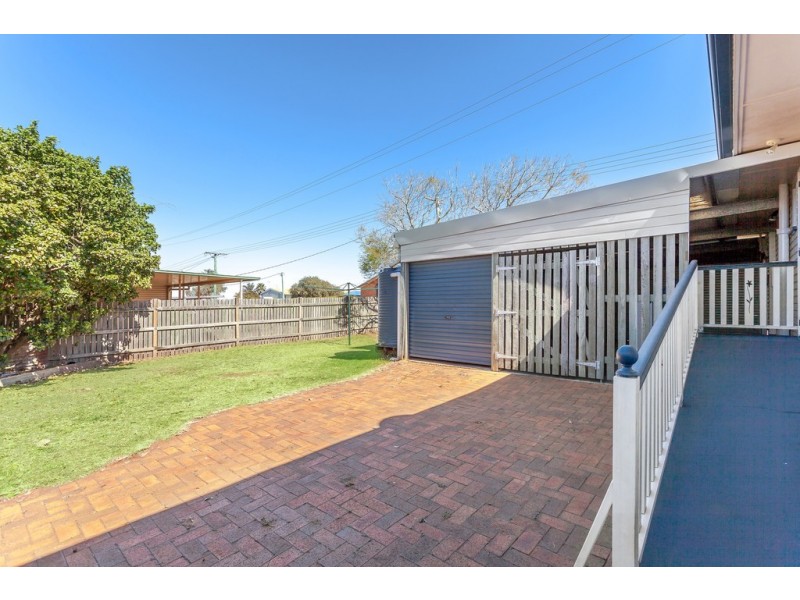 300 North Street, Rockville QLD 4350