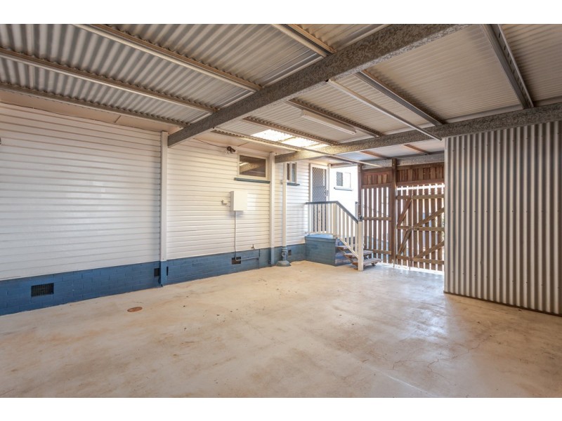 300 North Street, Rockville QLD 4350