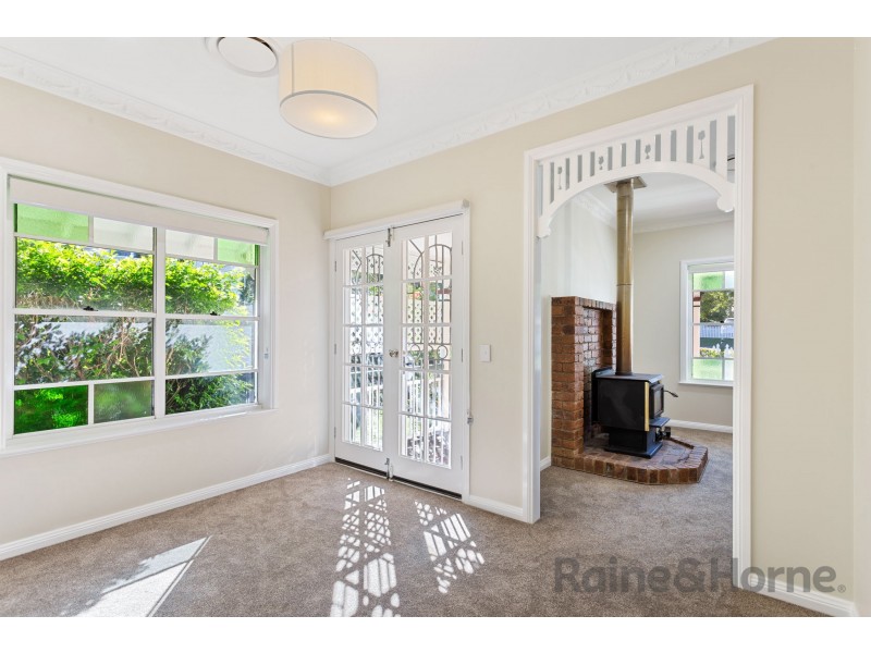 1A New Street, Mount Lofty QLD 4350