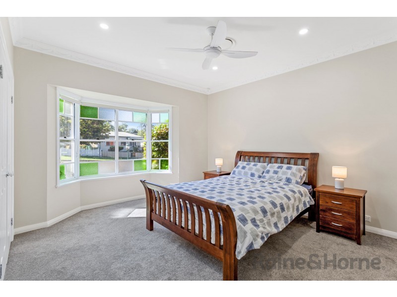 1A New Street, Mount Lofty QLD 4350