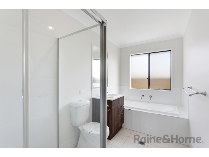 2/4 Melanie Street, Cotswold Hills QLD 4350