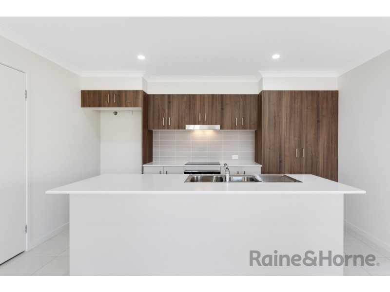 2/4 Melanie Street, Cotswold Hills QLD 4350