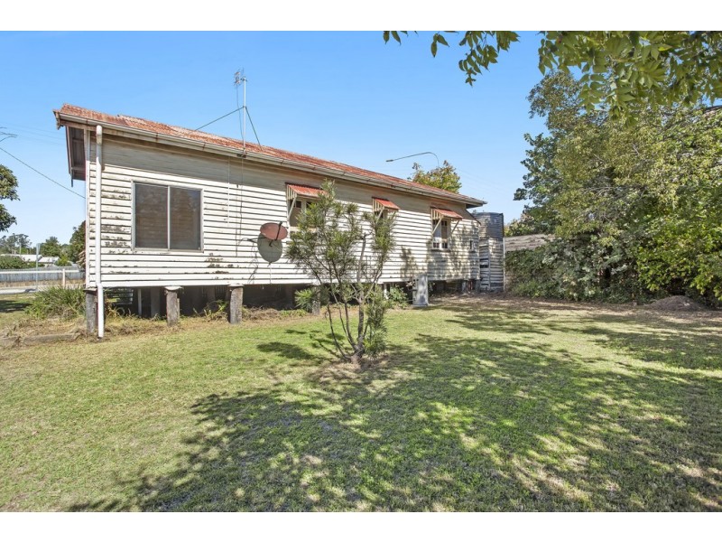 37 Mort Street, Newtown QLD 4350