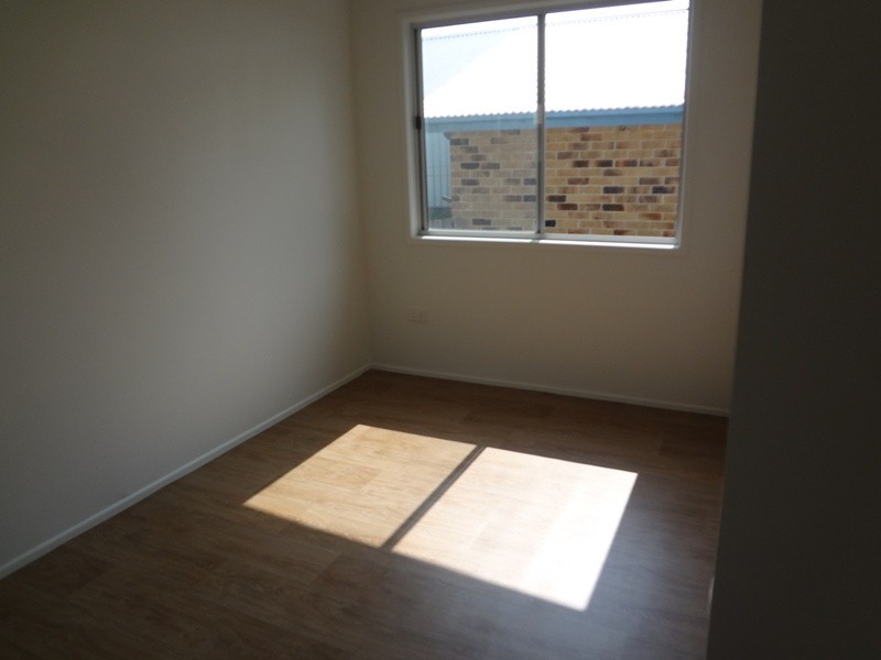 8 Hamilton Street, Newtown QLD 4350