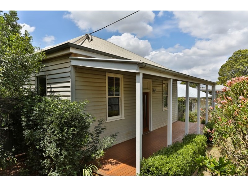 10 Gowrie Street, Toowoomba City QLD 4350