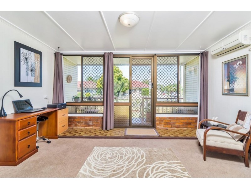 15 Rosina Street, Newtown QLD 4350