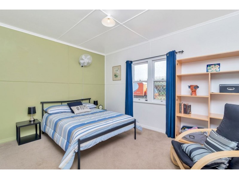 15 Rosina Street, Newtown QLD 4350