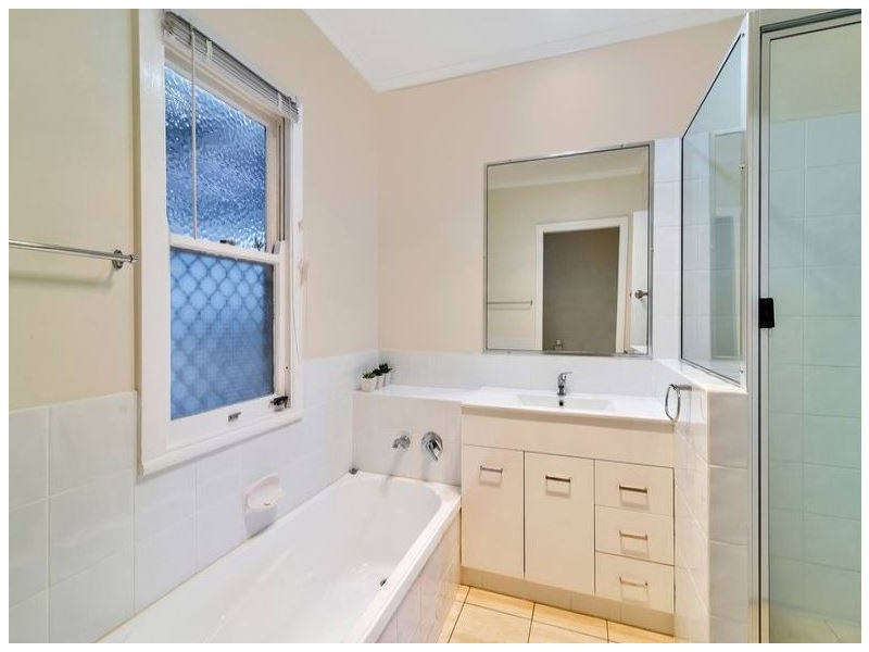 15 Rosina Street, Newtown QLD 4350