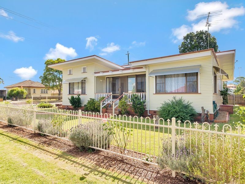 15 Rosina Street, Newtown QLD 4350