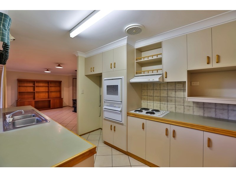 4 Zoe Court, Centenary Heights QLD 4350