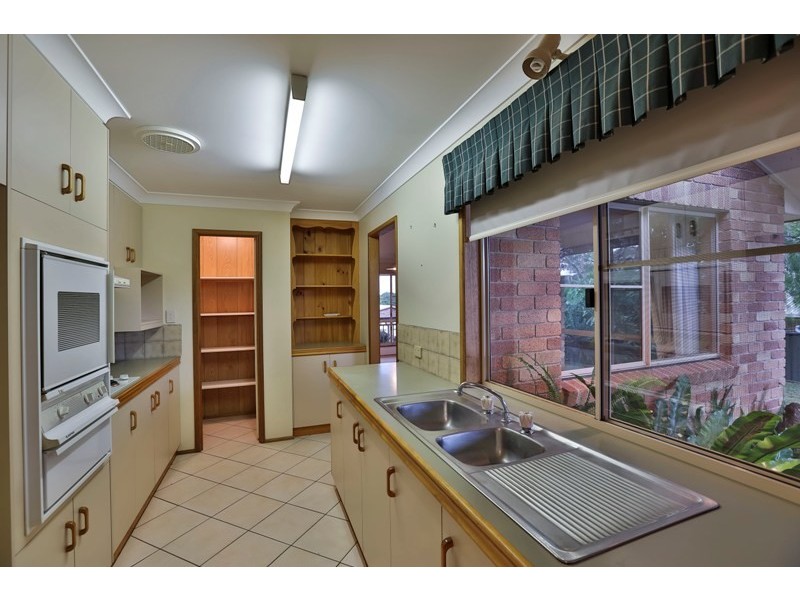 4 Zoe Court, Centenary Heights QLD 4350