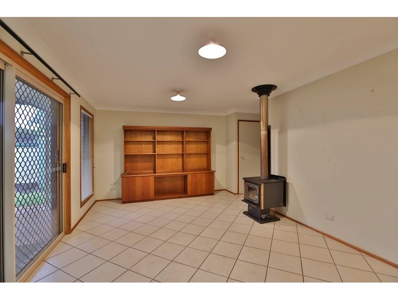 4 Zoe Court, Centenary Heights QLD 4350
