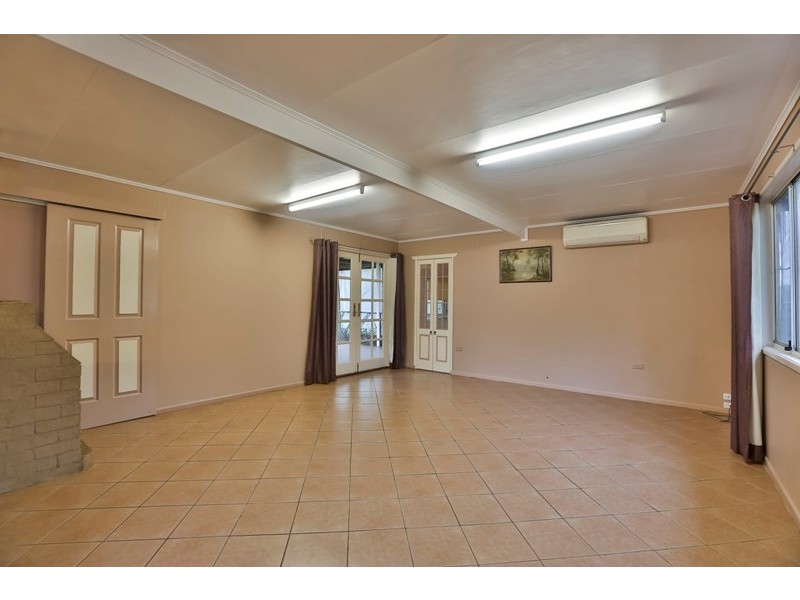 1 McLeish Street, Harristown QLD 4350