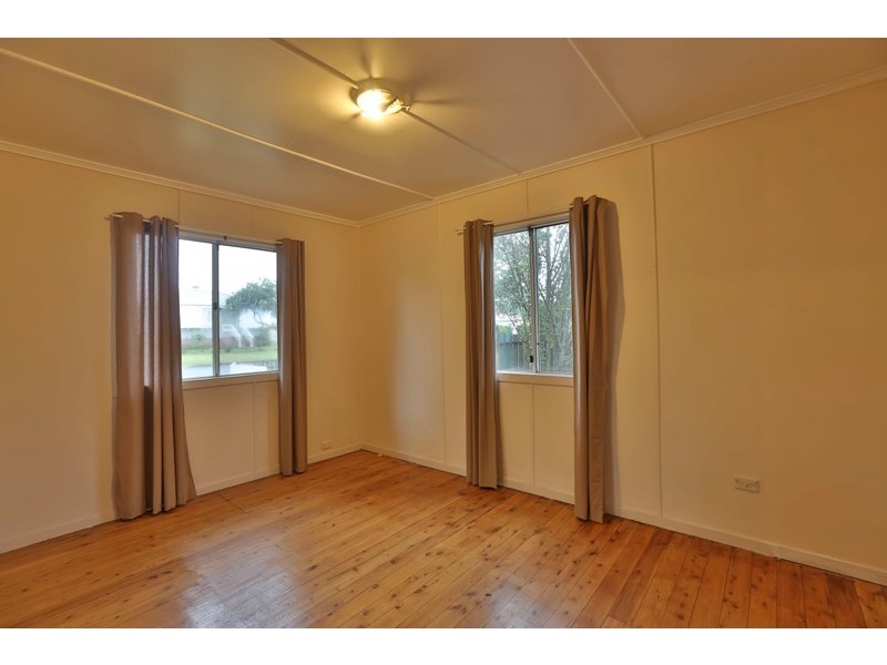 1 McLeish Street, Harristown QLD 4350