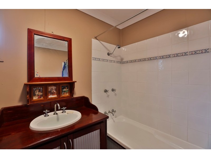 1 McLeish Street, Harristown QLD 4350