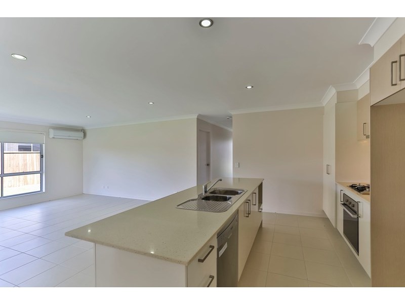 15 McIntosh Street, Westbrook QLD 4350