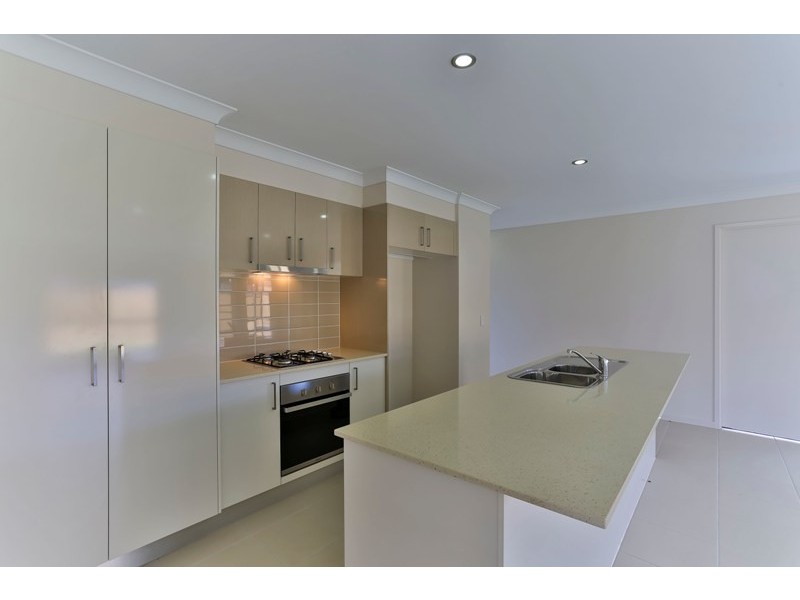 15 McIntosh Street, Westbrook QLD 4350