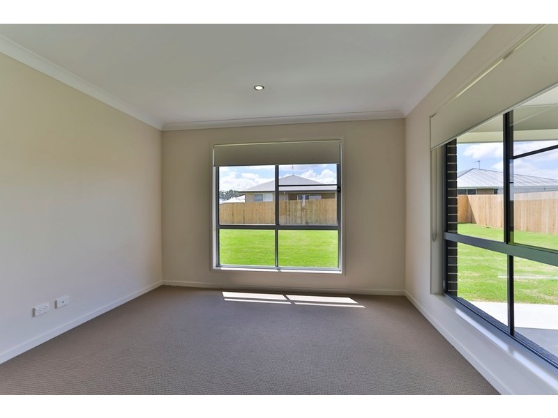 15 McIntosh Street, Westbrook QLD 4350