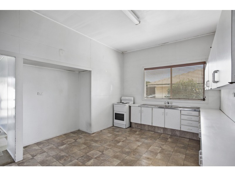 218 Bridge Street, Newtown QLD 4350