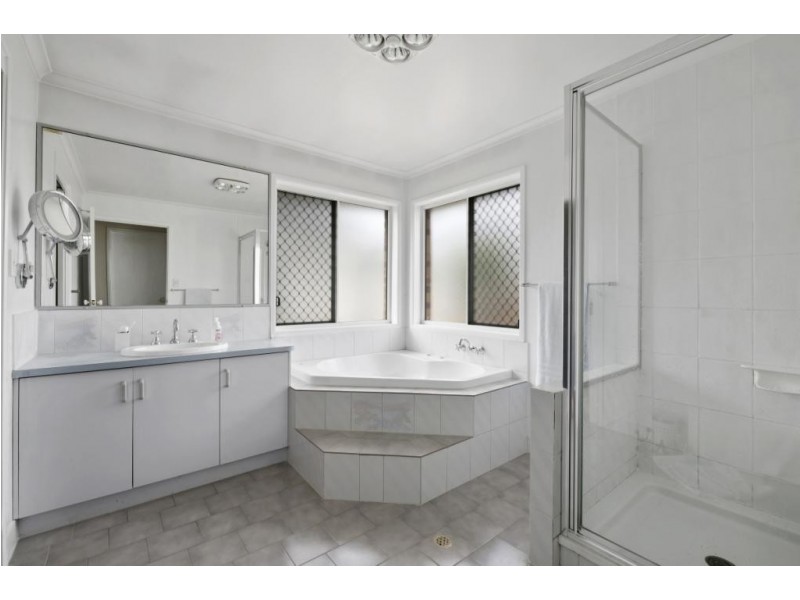 16 Byrd Court, Wilsonton QLD 4350