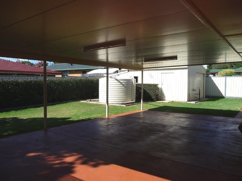 11 Hibiscus Drive, Centenary Heights QLD 4350