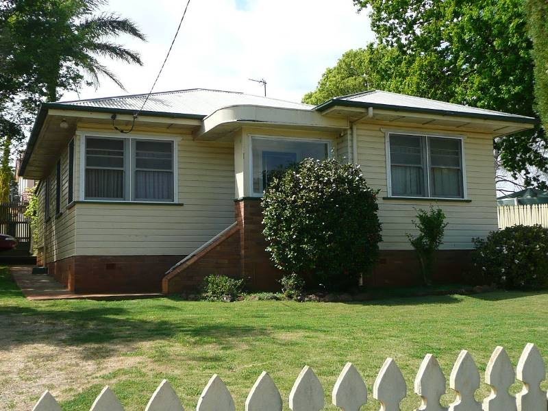 156 Mackenzie Street, East Toowoomba QLD 4350