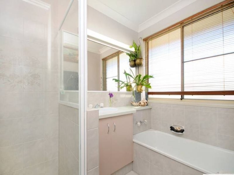 35 Seppelt Street, Wilsonton Heights QLD 4350